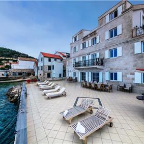 9 Bedroom Seaside Villa with Terrace in Vis Town, Sleeps 18